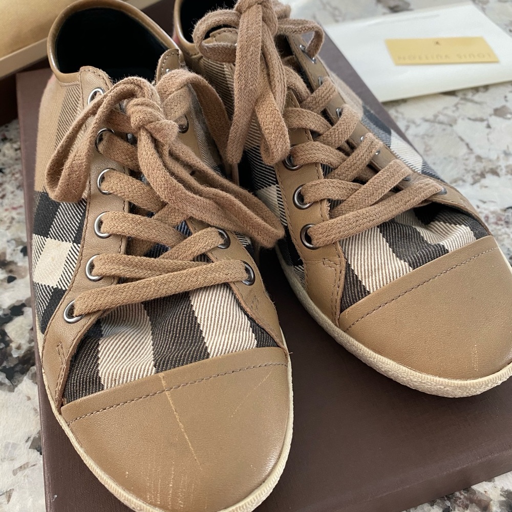 Burberry women’s shoes